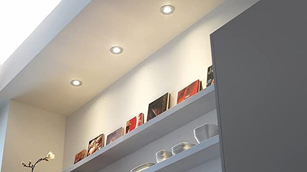 Đèn Spotlight chiếu tủ sách